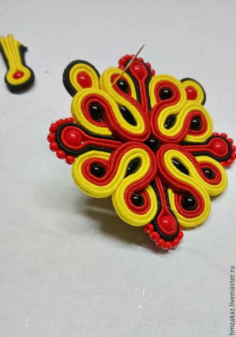 Сутажная брошь по мотивам русских узоров и орнаментов: часть 4