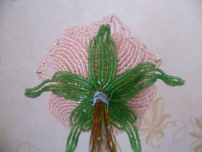 Роза из бисера и рубки