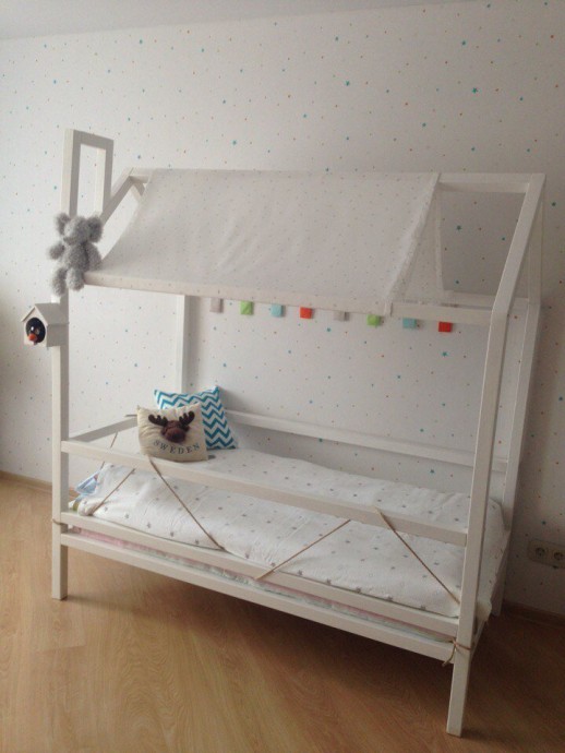​Самодельная детская кроватка