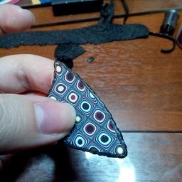 Создаем стильные серьги из полимерной глины с квадратными узорами: часть 2