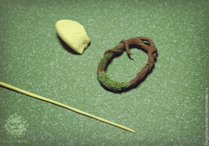 Кулон в эко-стиле с лесными грибочками из полимерной глины Кулон в эко-стиле с лесными грибочками из полимерной глины