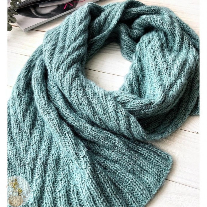 Симпатичный несложный двусторонний шарф Симпатичный несложный двусторонний шарф