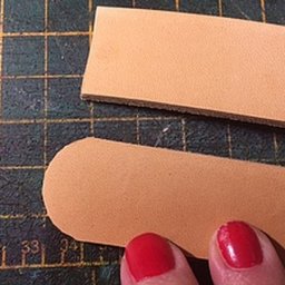 Как ровно обрезать углы на толстой коже