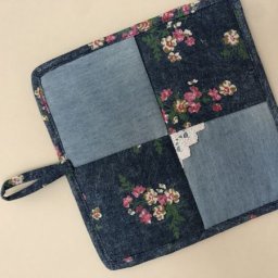 Прихватка из остатков джинсовой ткани