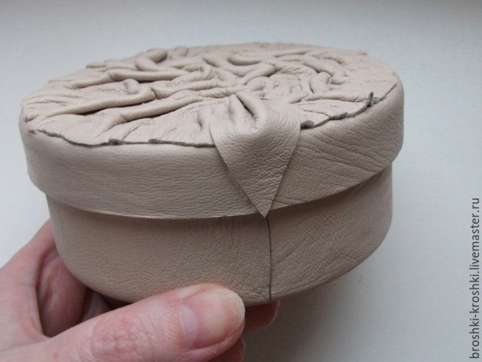 Мастерим шкатулку для хранения украшений Мастерим шкатулку для хранения украшений