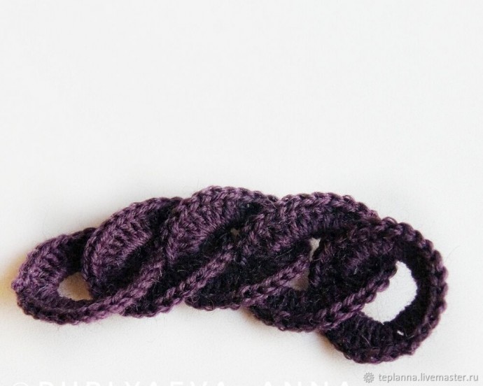 Вязаная брошь "Цветок" Вязаная брошь "Цветок"