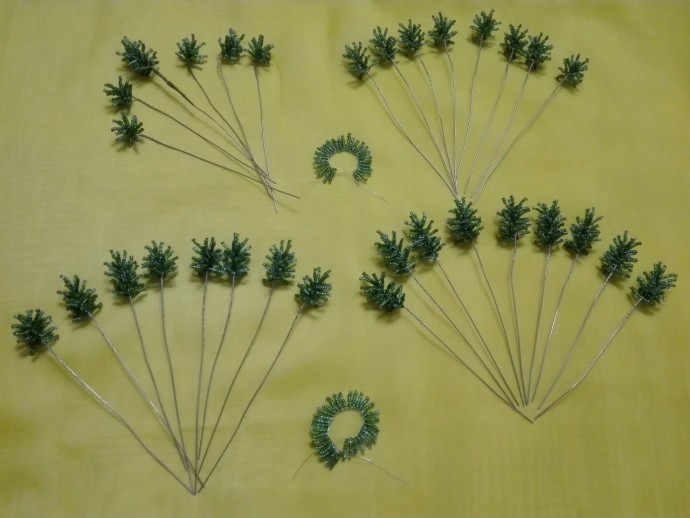 ​Ёлочка из бисера и рубки