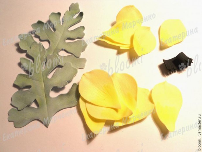 Делаем брошь с анемоной и цинерарией