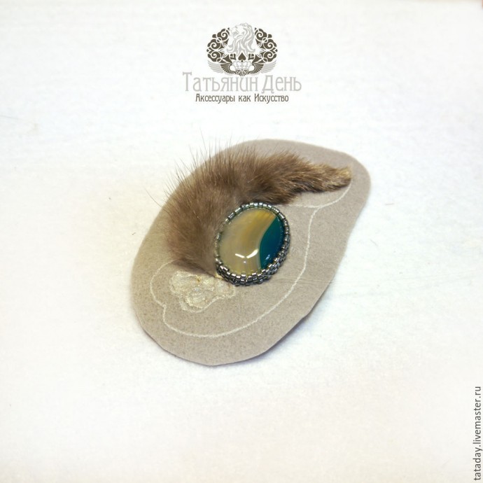 ​Создаем шикарную зимнюю брошь с мехом: часть 2