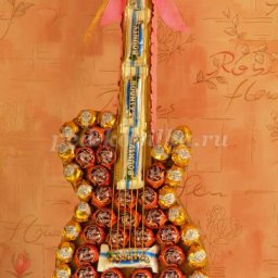 Гитара из конфет: мастер-класс, часть 1