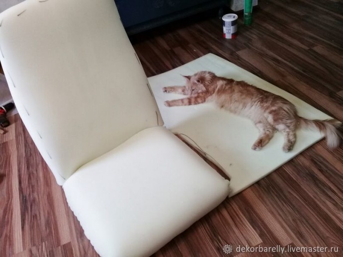 Дизайнерское кресло из старого хлама