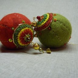 ​Мастерим войлочные шары на пенопластовой основе