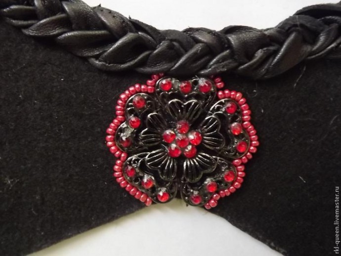 ​Создаем вышитое бисером колье "Воротничок" с элементами кожи: часть 2