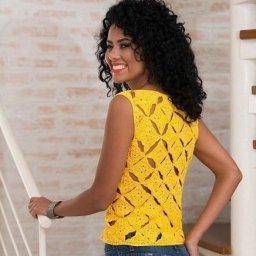 Необычный топ из квадратных ажурных мотивов