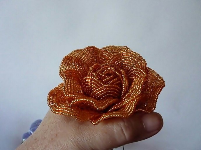 Роза из бисера: мастер-класс​
