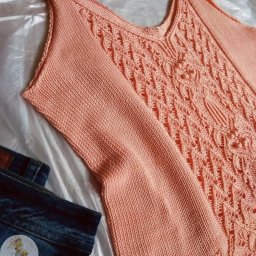 Топ спицами с изысканным узором