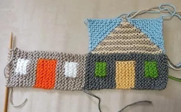 Плед и подушка с домиками спицами платочной вязкой