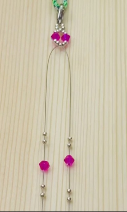 Двухцветный браслет из бисера и биконуса: мастер-класс Двухцветный браслет из бисера и биконуса: мастер-класс