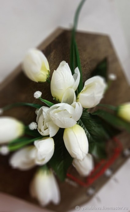 Панно в стиле нитяной графики