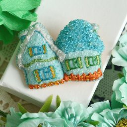 Создаем оригинальную брошь с домиками из фетра