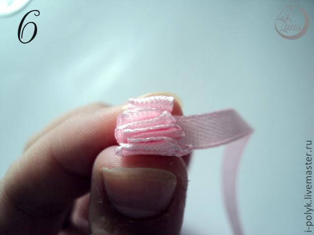 Крошечные розочки из атласных лент: часть 1 Крошечные розочки из атласных лент: часть 1