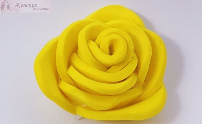 Очаровательные маленькие розочки из обрезков фоамирана для декора и аксессуаров Очаровательные маленькие розочки из обрезков фоамирана для декора и аксессуаров