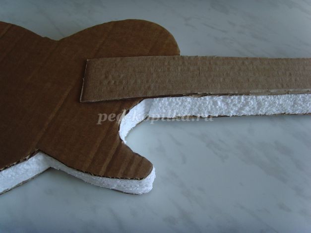 Гитара из конфет: мастер-класс, часть 2 Гитара из конфет: мастер-класс, часть 2