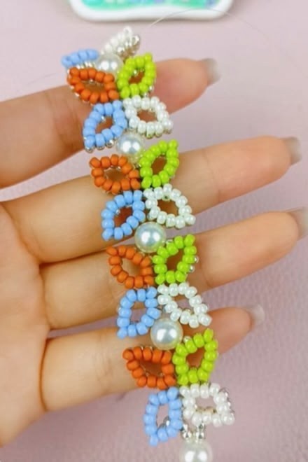 Ажурный браслет из бисера