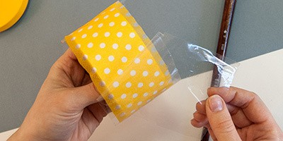 Декупаж через пленку: веселый горошек