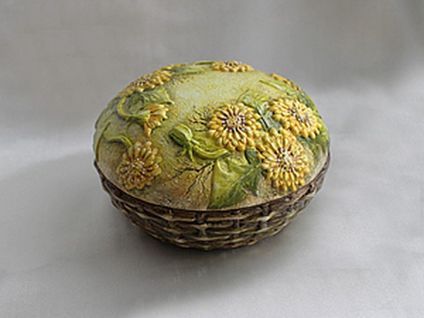 Одуванчики в объемной технике на шкатулке: часть 3