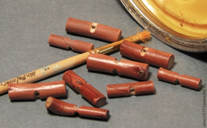 Изготавливаем экопуговицы из вишнёвых веточек