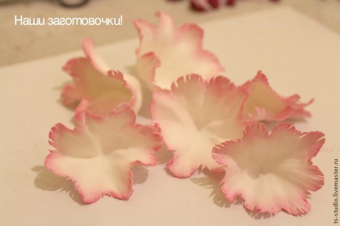 ​Изготовление гвоздики из пластичной замши: часть 2