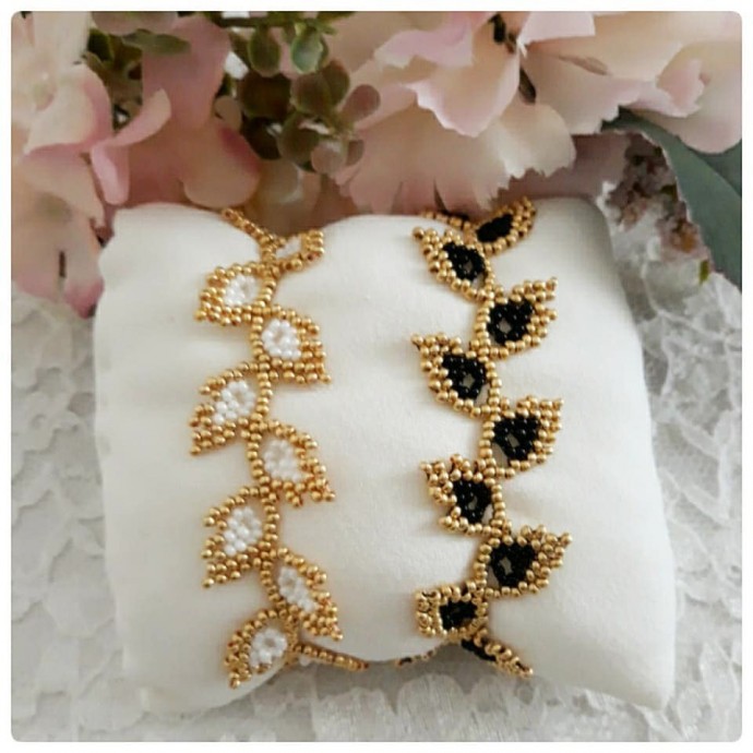 ​Маленький листик из бисера