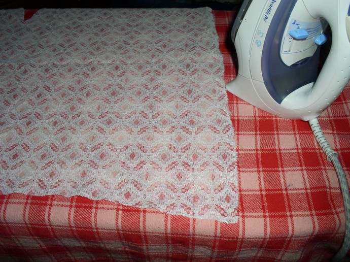 Как сшить ажурные ёлочки из кружева