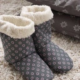 Шьём уютные тапочки-сапожки