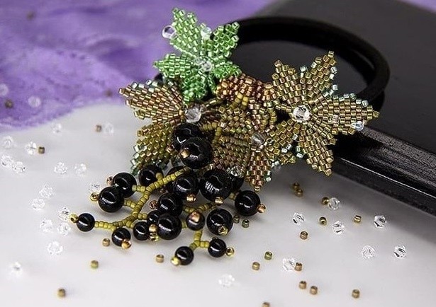 Смородина из бисера: мастер-класс Смородина из бисера: мастер-класс