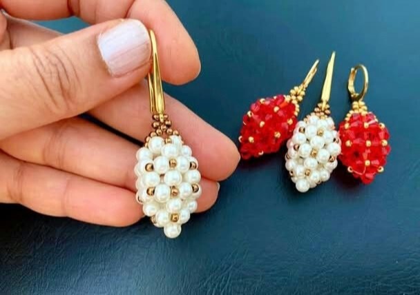 Брелок в виде ягодки Брелок в виде ягодки