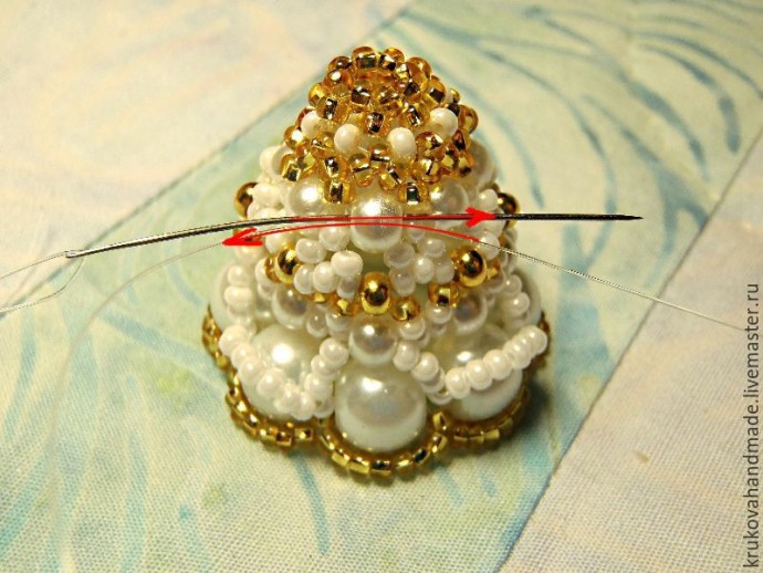 Делаем милого ангелочка из бисера: часть 5