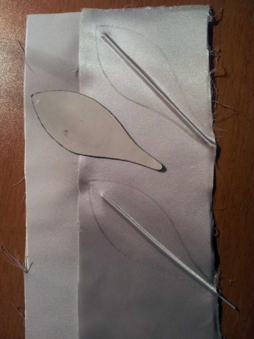 Лилии из ткани без специальных инструментов: часть 2 Лилии из ткани без специальных инструментов: часть 2