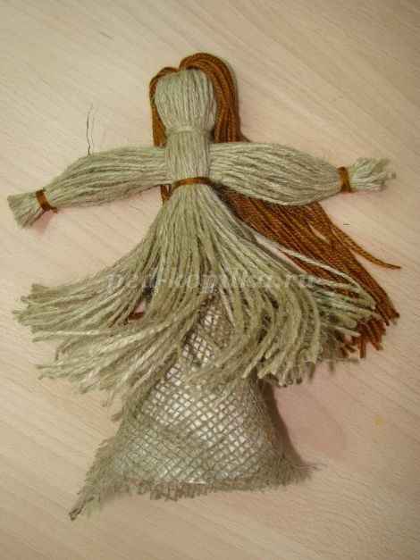 ​Сувенирная кукла из шпагата: часть 2