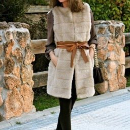 Меховой жилет