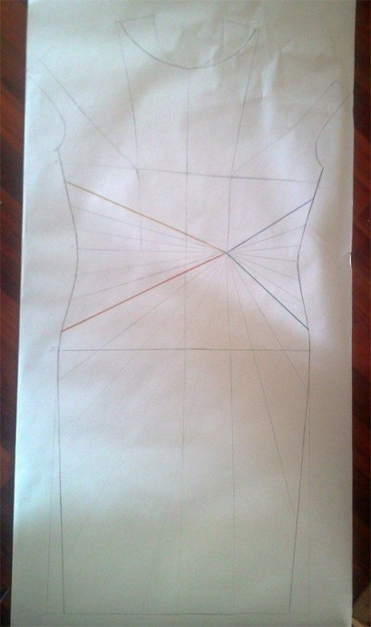 ​Платье с Х-драпировкой по линии талии