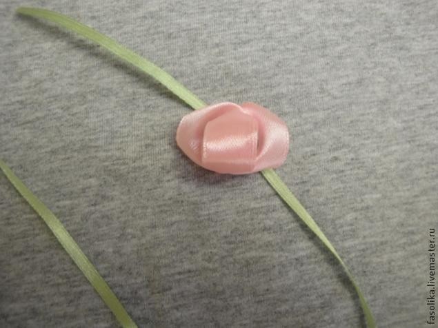 Розочка из атласной ленты за 1 минуту: часть 2 Розочка из атласной ленты за 1 минуту: часть 2