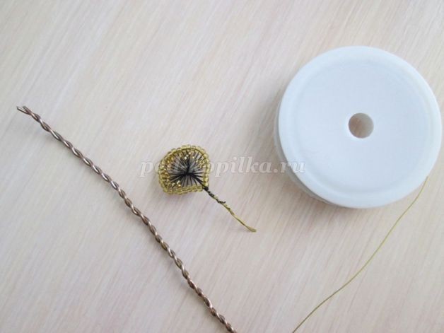 Роза из бисера и ниток своими руками: мастер-класс, часть 2