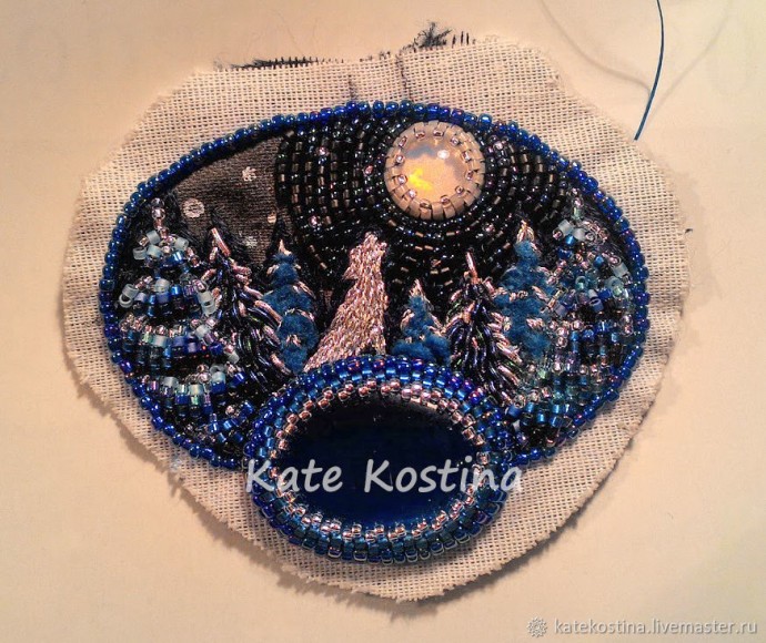 ​Кулон "Заледеневшее озеро": вышивка гладью и бисером, часть 2