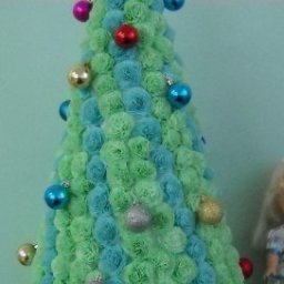 ​Новогодние елки из бумажных салфеток