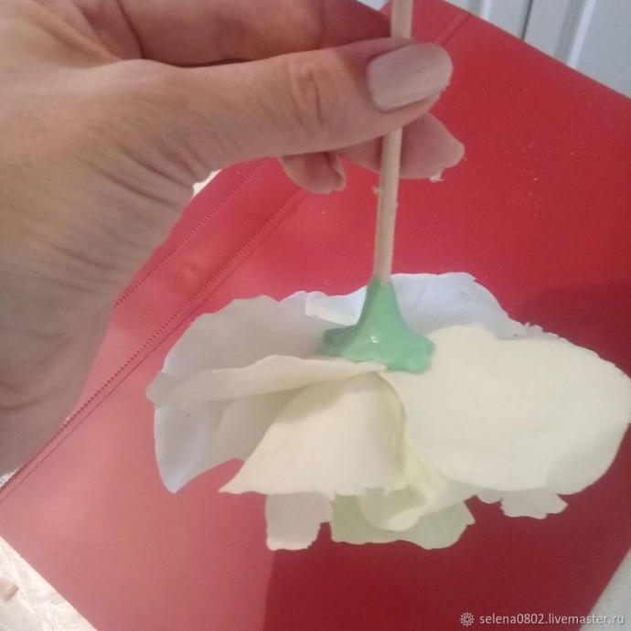 Создаём пион из холодного фарфора: часть 3