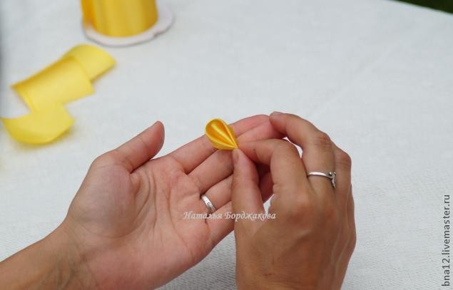 Учимся делать узкий лепесток в технике канзаши: часть 2