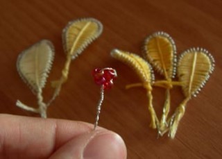 ​Цветок из проволоки и ниток мулине в технике ганутель: часть 2