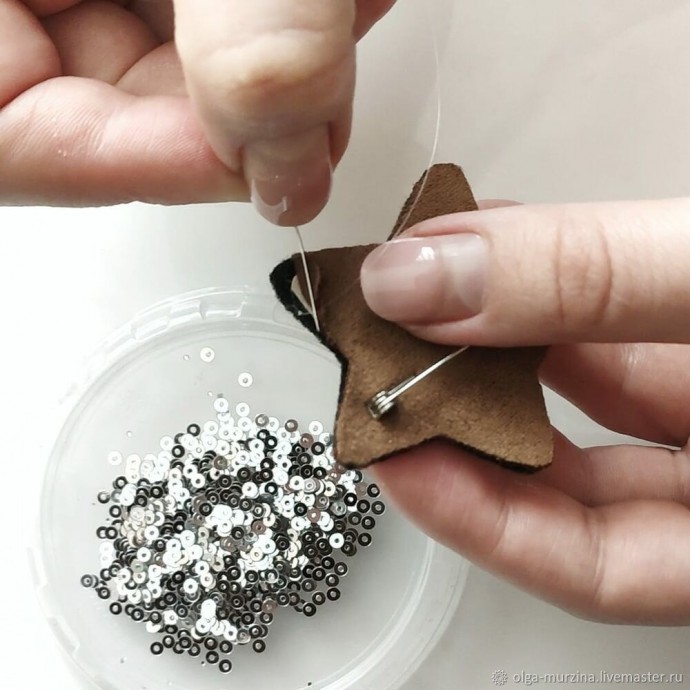 Делаем брошь из бисера звезду: часть 4 Делаем брошь из бисера звезду: часть 4